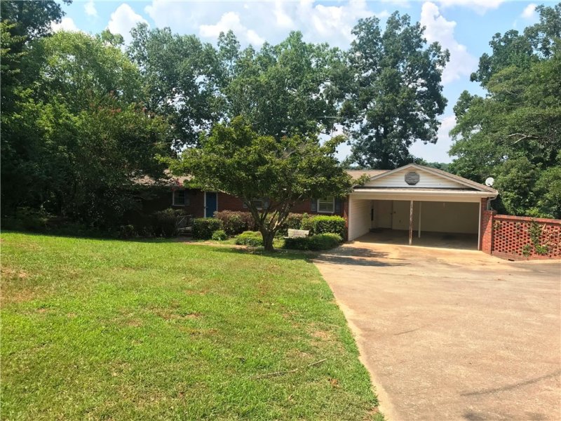 1905 Broadway Lake Road