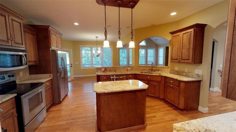 Property image 5 at 915 Shadow Oaks Drive, Seneca, SC 29672