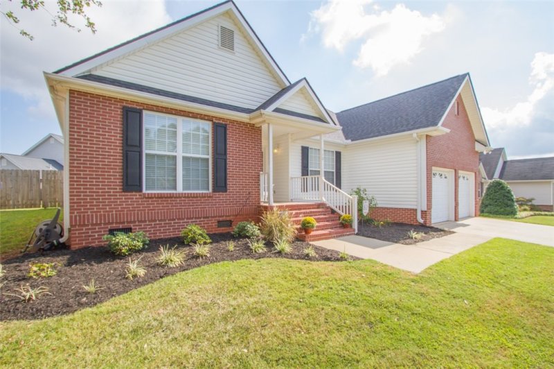 Property image 3 at 110 Thorncliff Place, Anderson, SC 29625