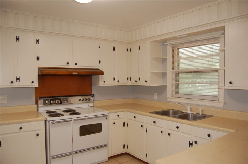 Property image 3 at 2001 Sunset Drive, Seneca, SC 29672