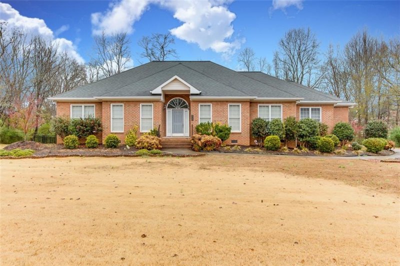 117 Winding Creek Road