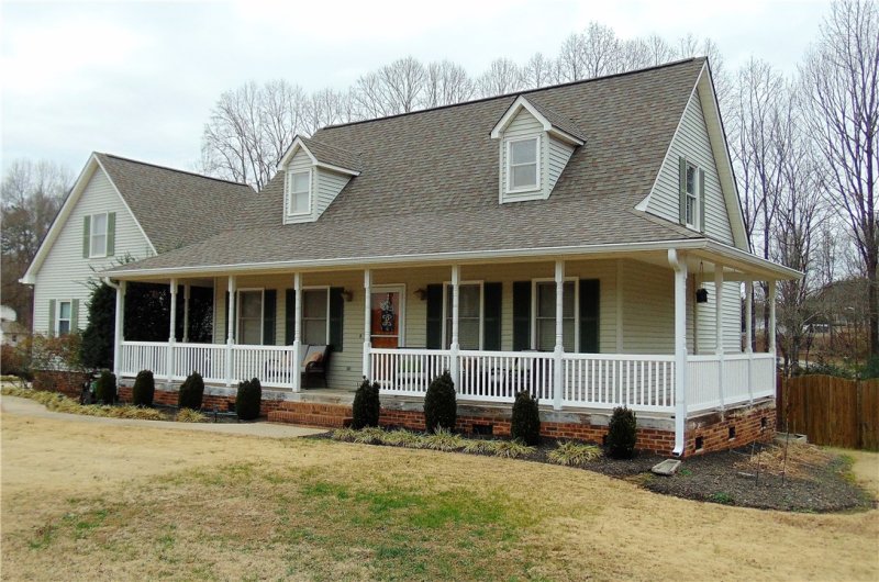 Property image 2 at 102 Walden Lane, Easley, SC 29642