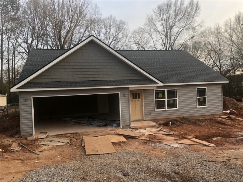 Property image 2 at 205 Longview Drive, Williamston, SC 29697