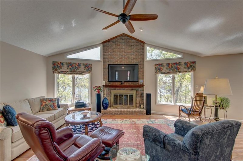 Property image 5 at 628 Seminole Point Road, Fair Play, SC 29643