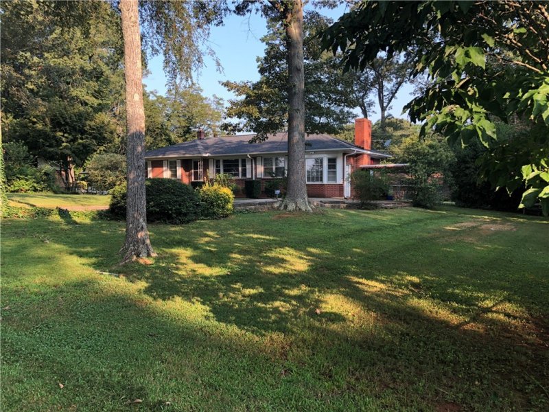 Property image 2 at 847 Warley Circle, Pendleton, SC 29670