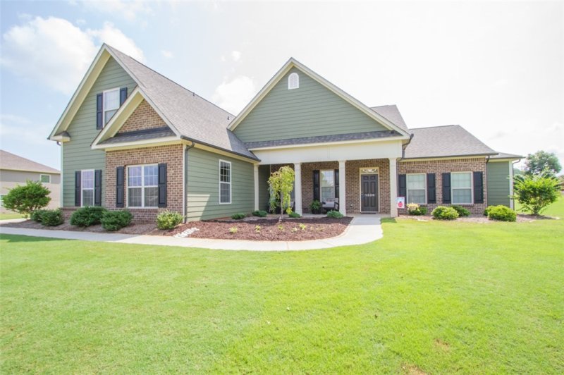 1000 Hillcrest Court