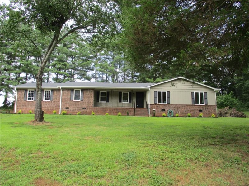 Property image 2 at 306 Stone Hedge Court, Easley, SC 29642