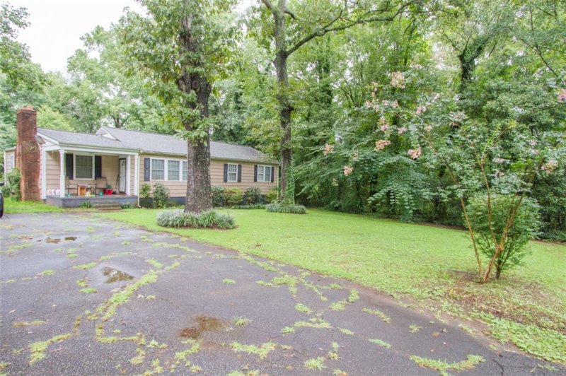 Property image 2 at 915 Chester Circle, Pendleton, SC 29670