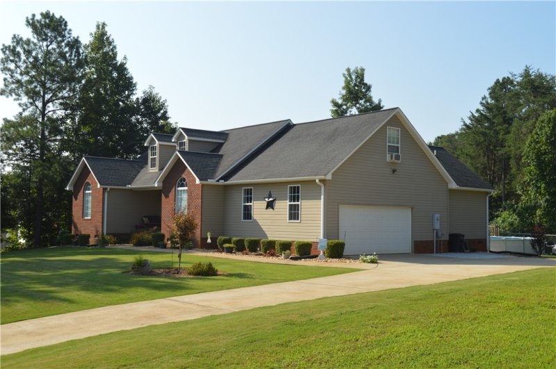 Property image 2 at 129 Ridgeland Drive, Six Mile, SC 29682