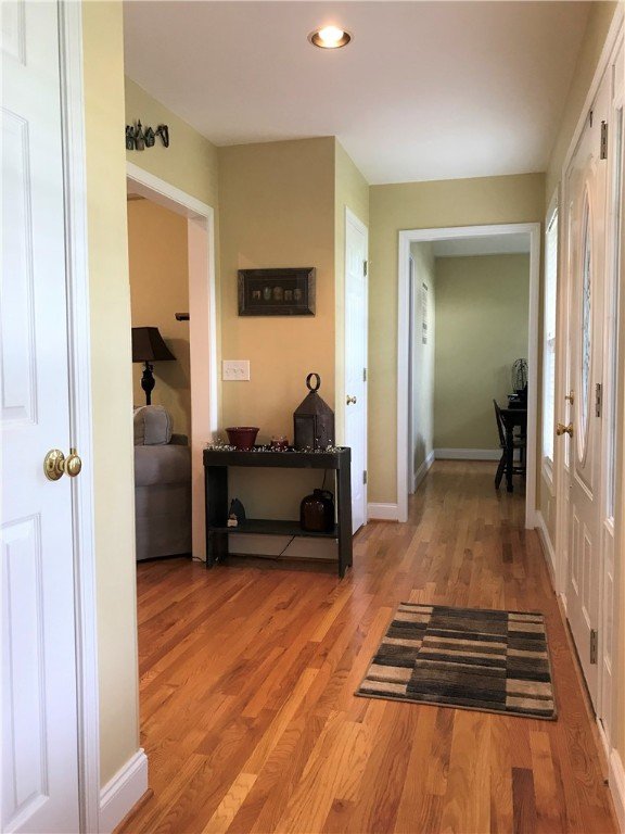 Property image 4 at 129 Ridgeland Drive, Six Mile, SC 29682