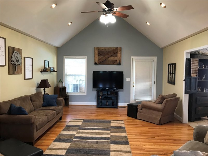 Property image 5 at 129 Ridgeland Drive, Six Mile, SC 29682