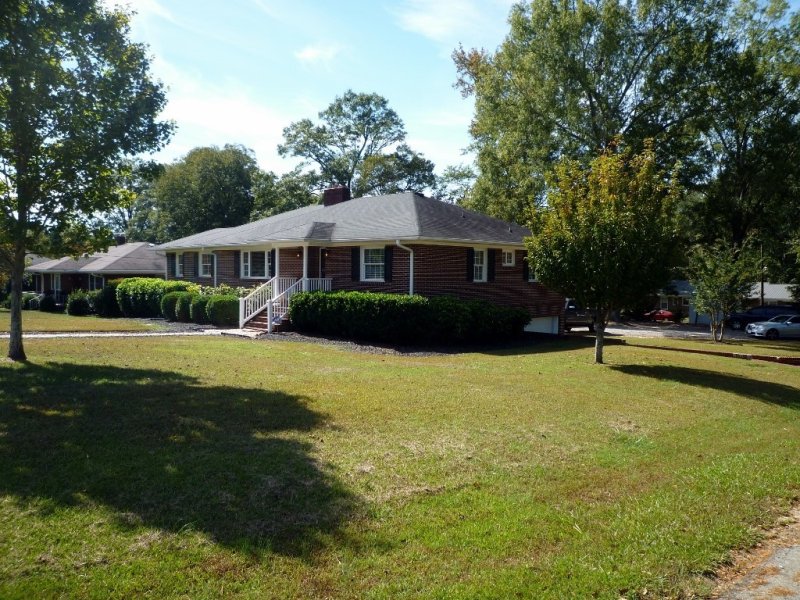 Property image 2 at 201 Palmetto Parkway, Belton, SC 29627