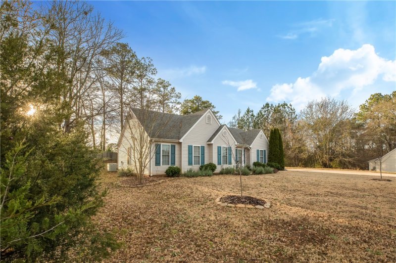 Property image 2 at 912 Pine Top Circle, Anderson, SC 29626