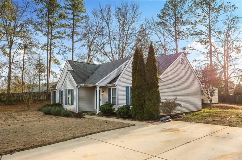 Property image 3 at 912 Pine Top Circle, Anderson, SC 29626