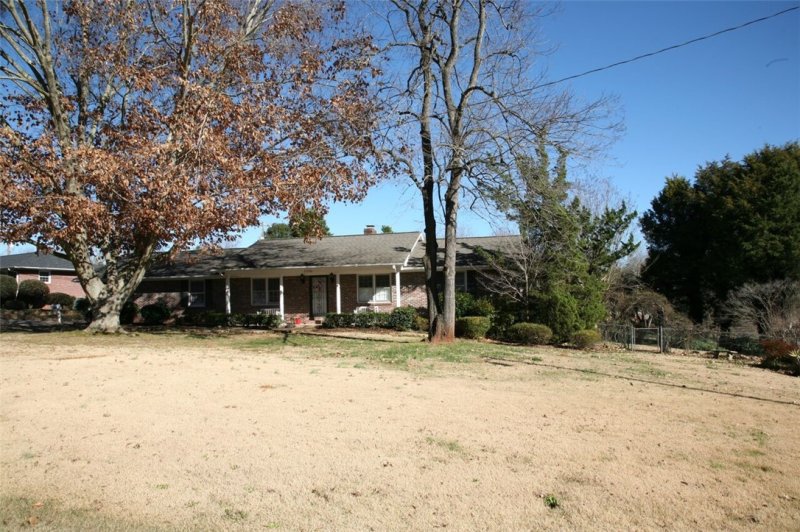 Property image 3 at 2502 Winslow Drive, Anderson, SC 29621