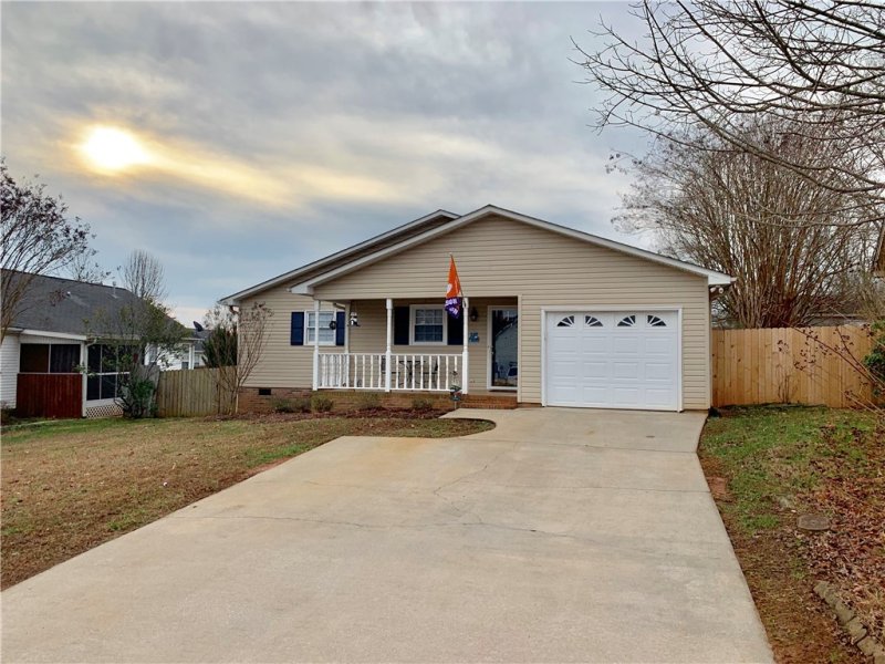 Property image 2 at 103 Flagstone Drive, Easley, SC 29642