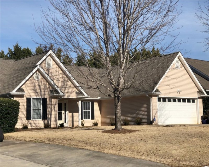 202 Grand Oak Circle