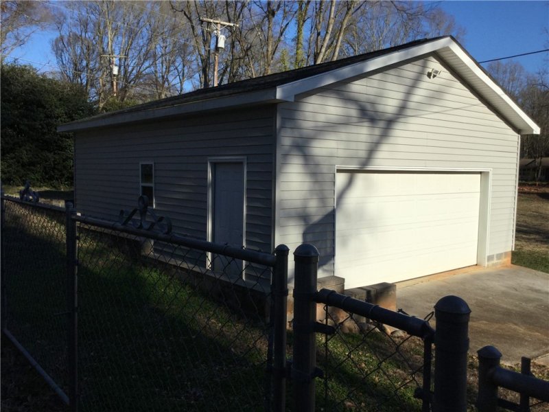 Property image 4 at 211 Old Colony Road, Anderson, SC 29621