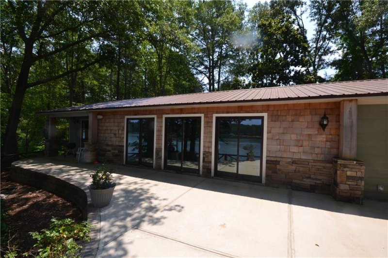 Property image 2 at 131 Malibu Street, Martin, GA 30557