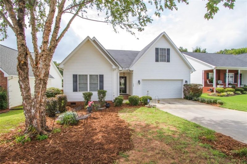 Property image 2 at 124 Elliott Circle, Anderson, SC 29621