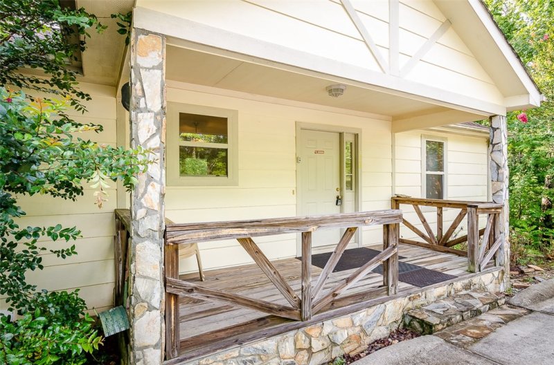 Property image 2 at 370 Woodmere Drive, Pickens, SC 29671