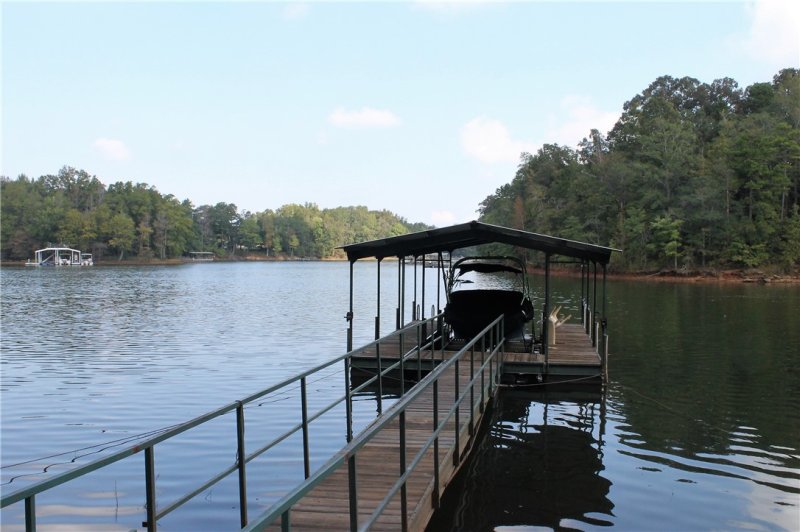 Property image 3 at 910 Dogwood Lane, Townville, SC 29689