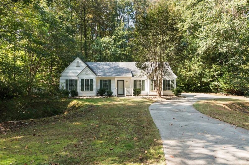 Property image 3 at 120 Cottonwood Drive, Seneca, SC 29678