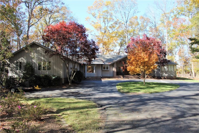 Property image 2 at 105 Graymoss Lane, Anderson, SC 29621