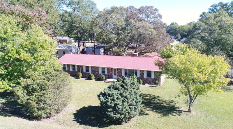 Property image 3 at 106 F Street, Williamston, SC 29697