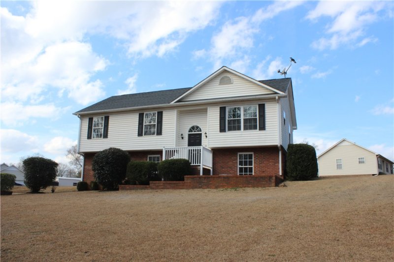 Property image 2 at 100 Muirfield Drive, Anderson, SC 29625