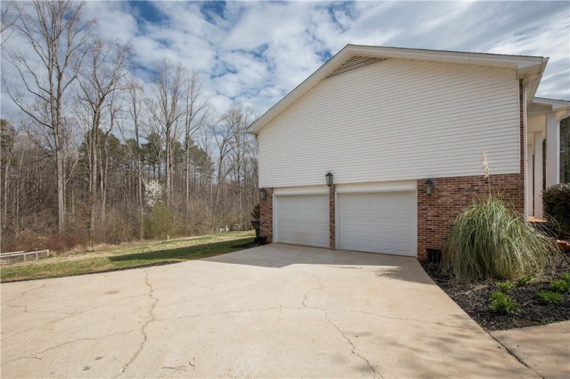 Property image 2 at 136 Galerie Drive, Easley, SC 29642