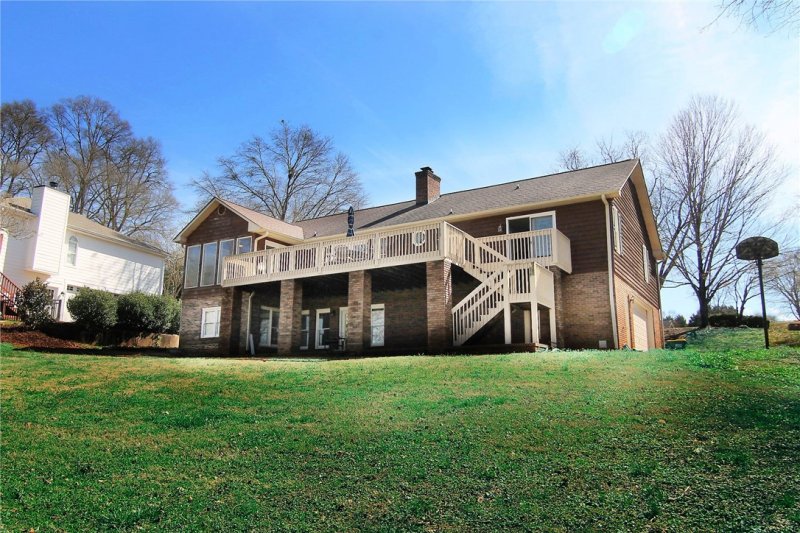 Property image 2 at 304 Green Hill Drive, Anderson, SC 29621