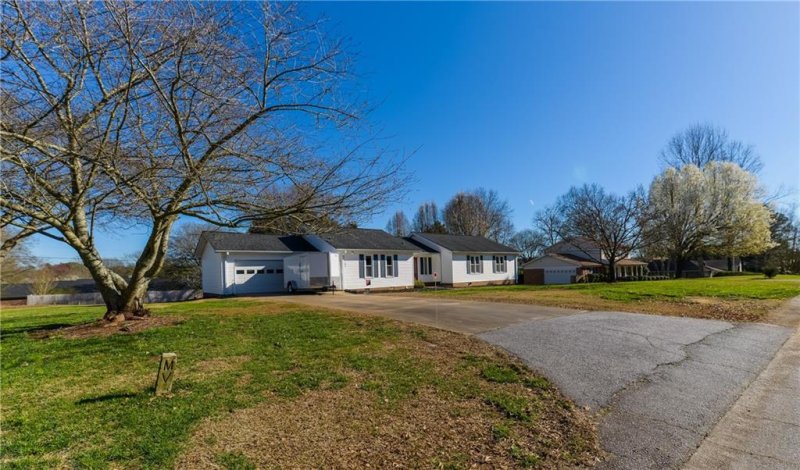 Property image 4 at 116 Caradale Way, Easley, SC 29642