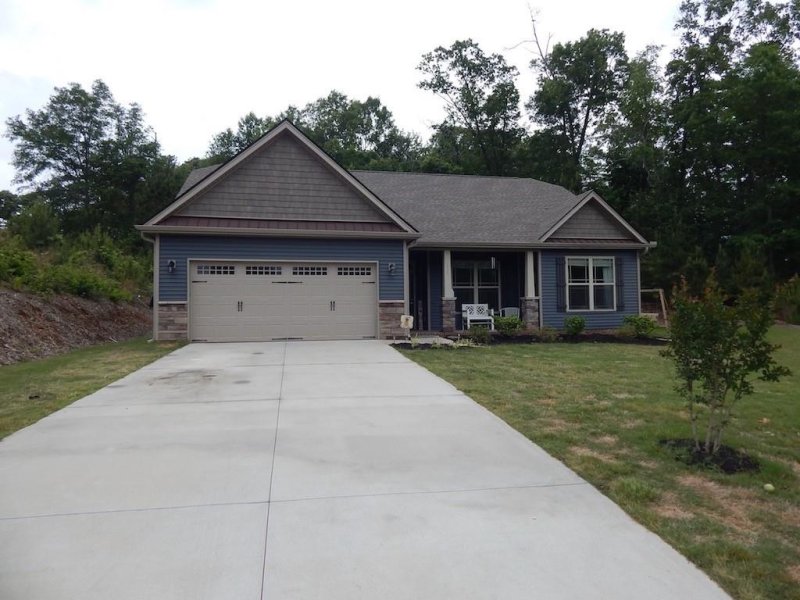 Property image 2 at 137 Shadowood Court, Seneca, SC 29678