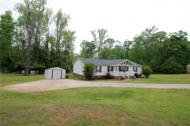 Property image 2 at 3926 Seminole Avenue, Anderson, SC 29626