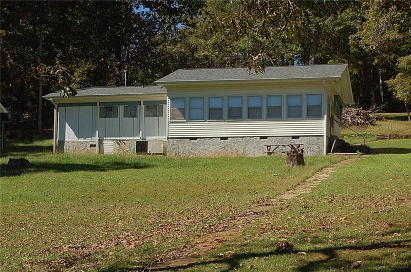 Property image 2 at 724 Dogwood Lane, Townville, SC 29689