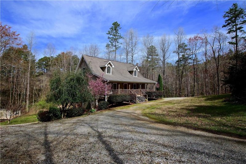 Property image 3 at 805 Watermelon Way, Tamassee, SC 29686