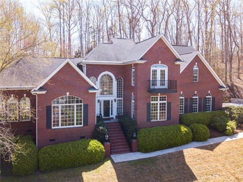 212 Horse Head Point Drive