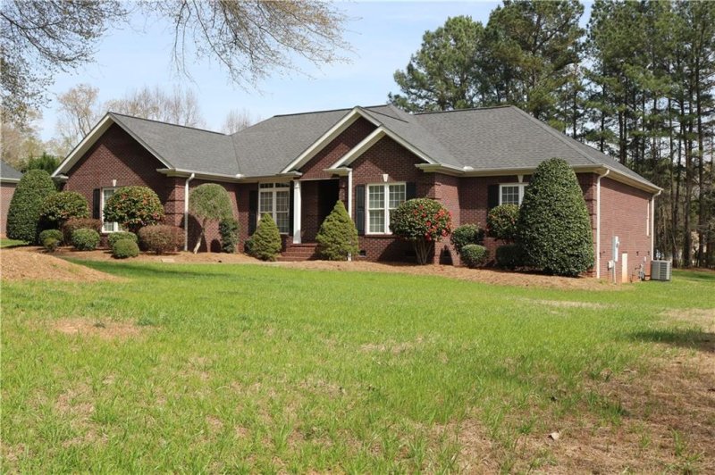 Property image 3 at 122 Wycombe Drive, Anderson, SC 29621