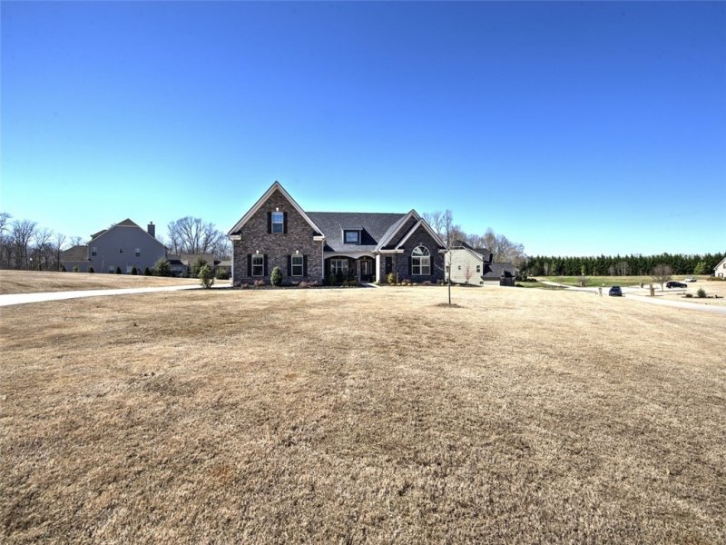 Property image 2 at 2 United Avenue, Pendleton, SC 29670