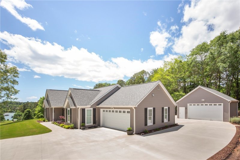 Property image 2 at 206 Fisherman Lane, Seneca, SC 29672