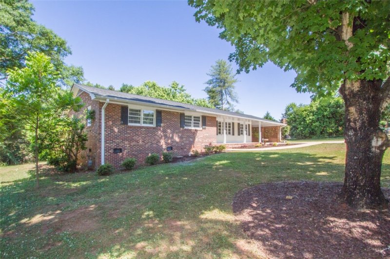 Property image 4 at 1409 Hilltop Drive, Anderson, SC 29621