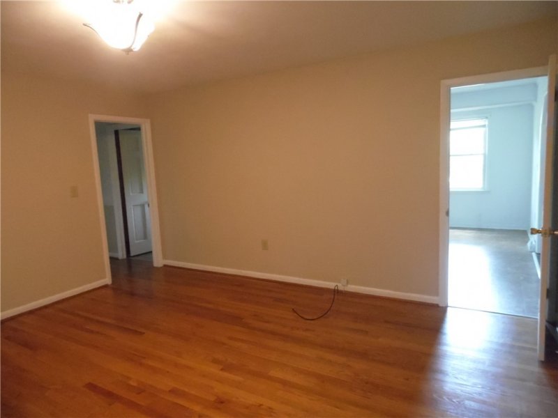 Property image 3 at 414 Fernwood Drive, Seneca, SC 29678