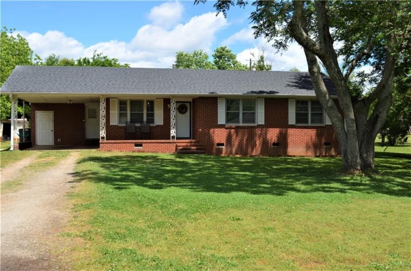 Property image 2 at 618 Choctaw Street, Anderson, SC 29626