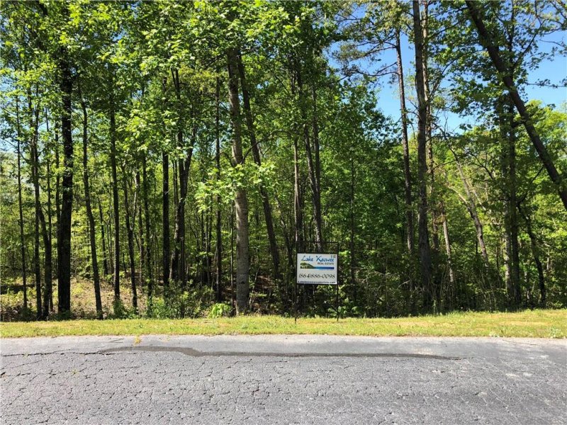 Property image 4 at 312 Scharlin Drive, Pickens, SC 29671