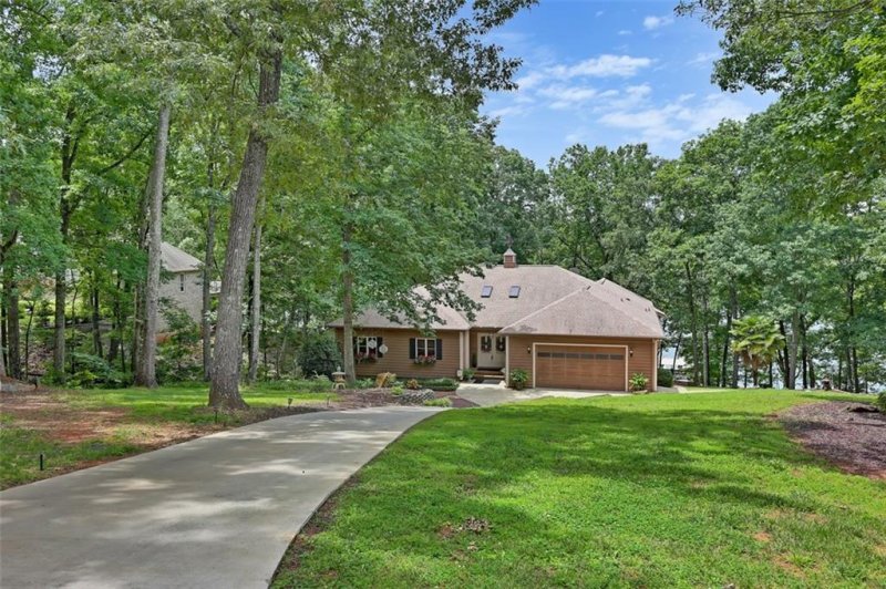 Property image 3 at 300 Royal Oaks Drive, Anderson, SC 29625