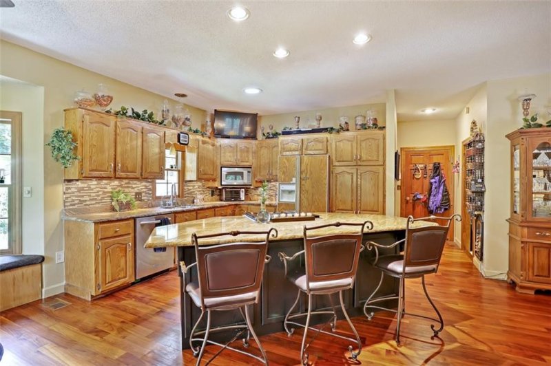 Property image 4 at 300 Royal Oaks Drive, Anderson, SC 29625