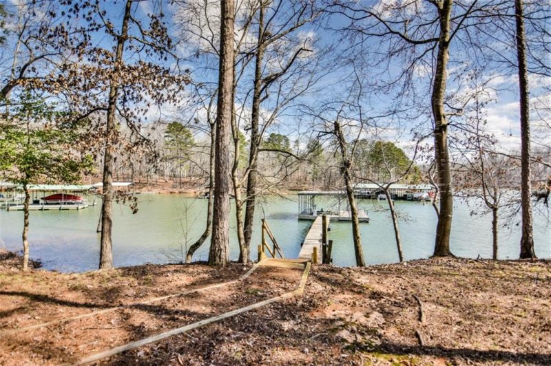 Property image 3 at 115 Blackston Court, Fair Play, SC 29643