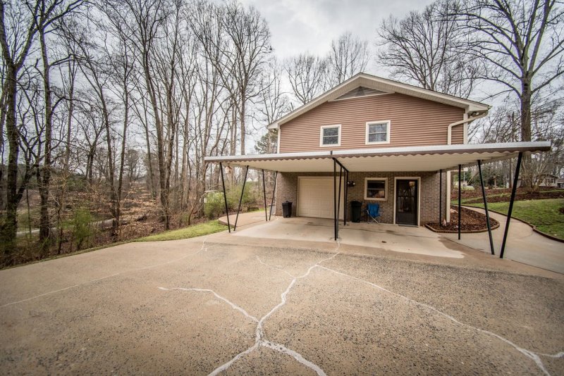 Property image 4 at 2 Ivy Court, Seneca, SC 29678