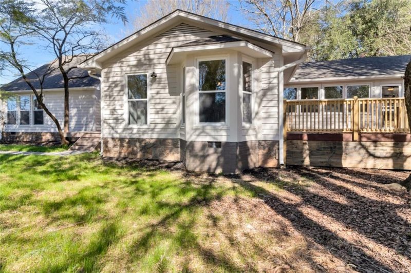 Property image 5 at 102 Crawford Lake Drive, Easley, SC 29642